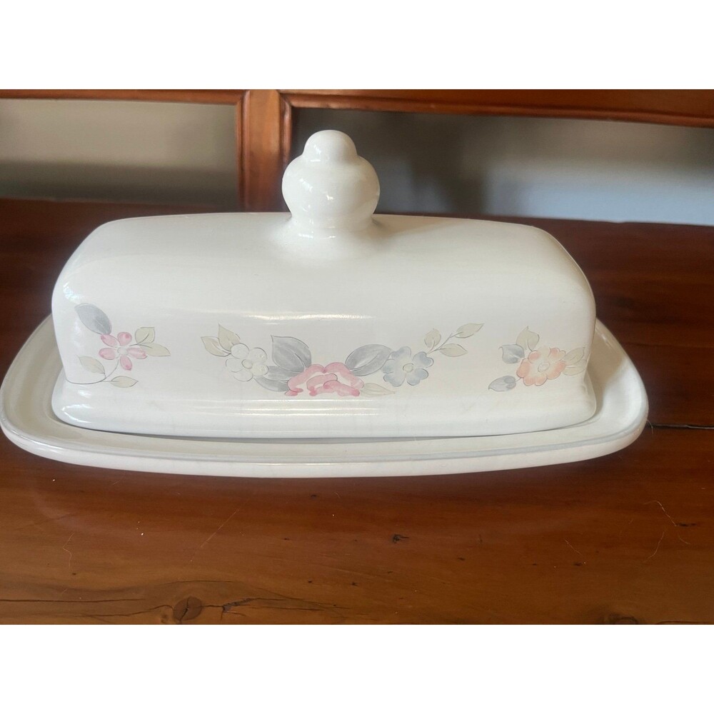 Pfaltzgraff Wyndham Covered Butter Dish